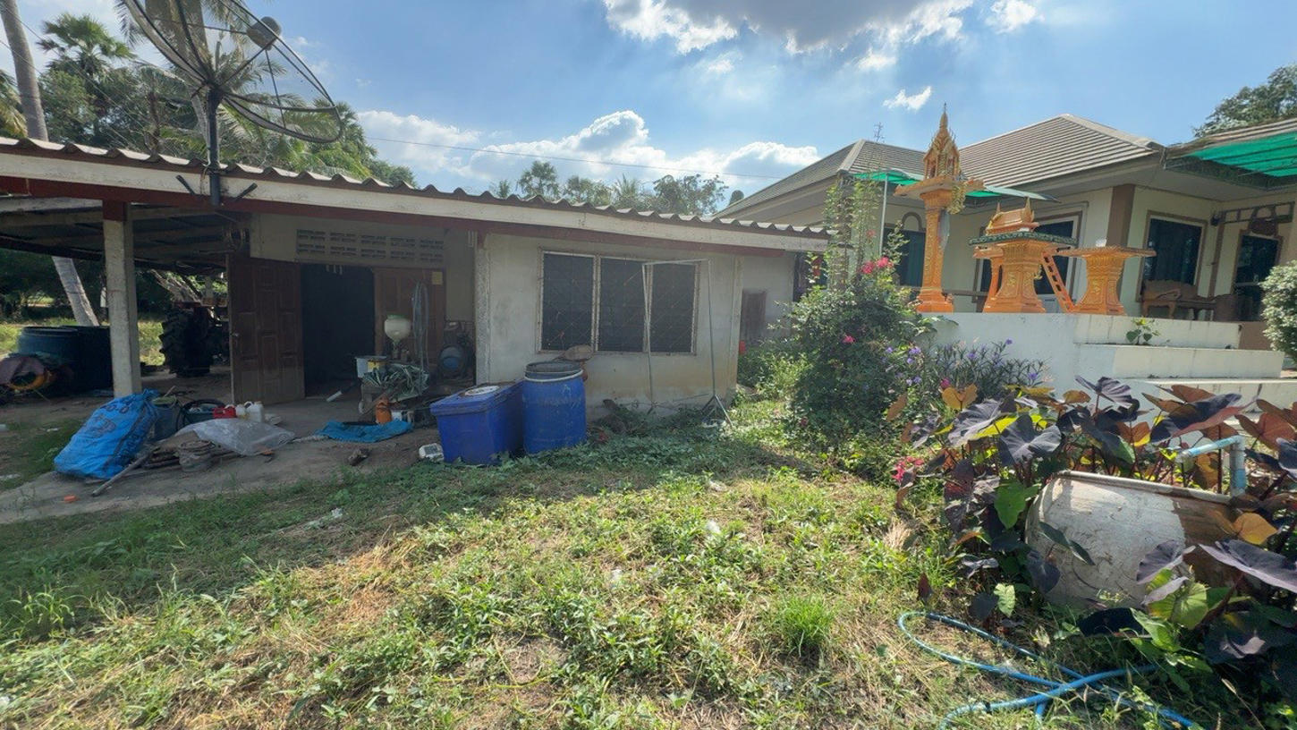 Single-detached house, outside Kamphaeng Phet Klong Klung, Kamphaeng Phet