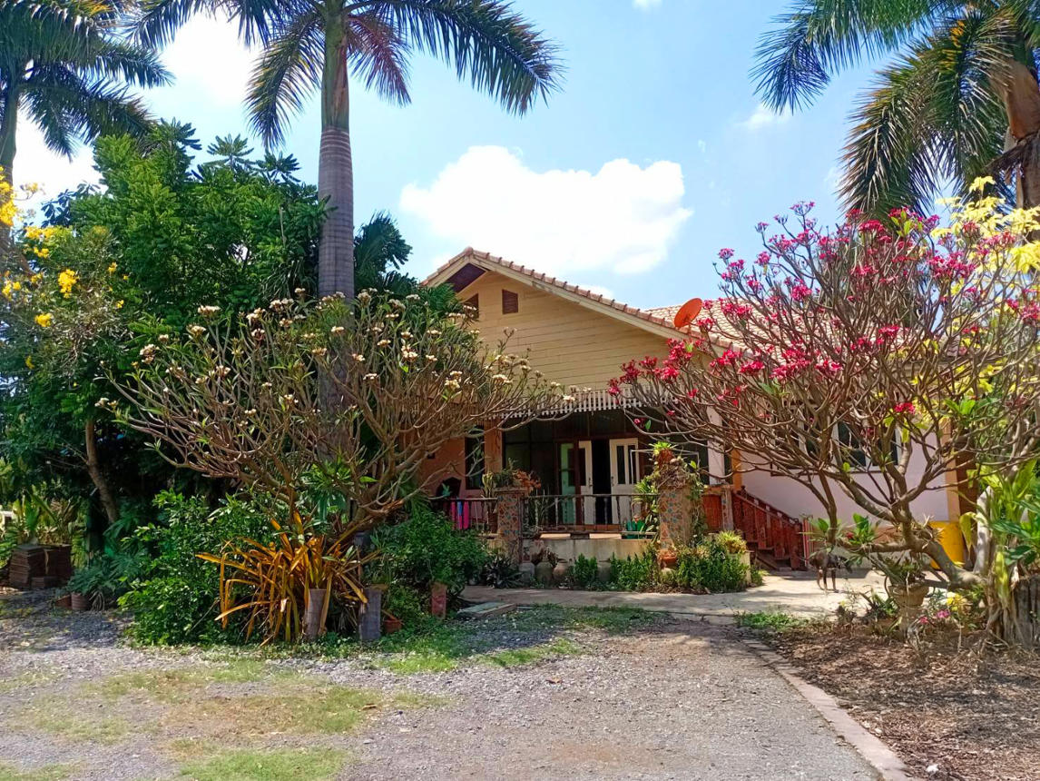 Single-detached house, outside Sakon Nakhon's Nong Water Reservoir Housing Estate, Sakon Nakhon.