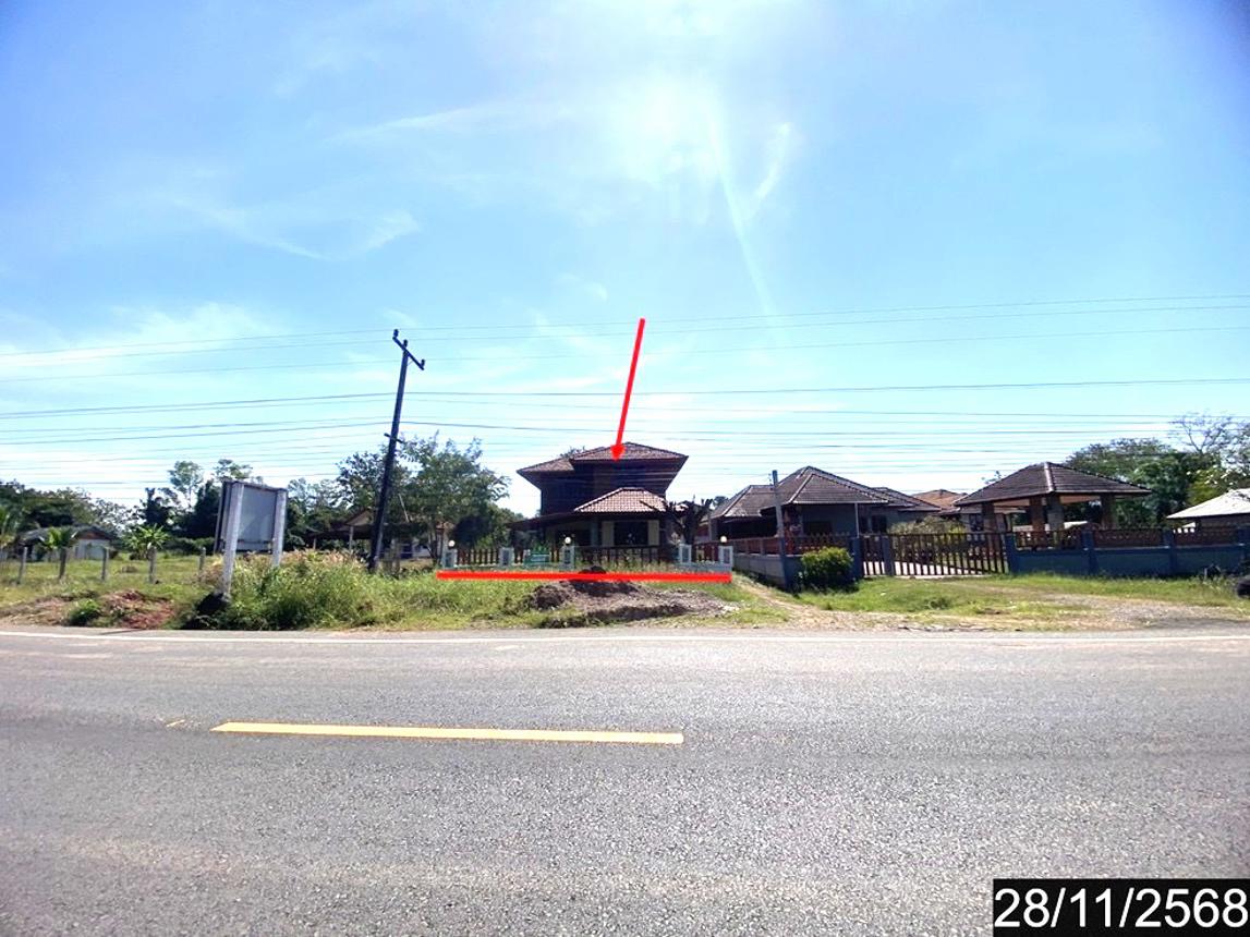 บ้านเดี่ยว บ้านเล็กๆ ใกล้หนองหิน