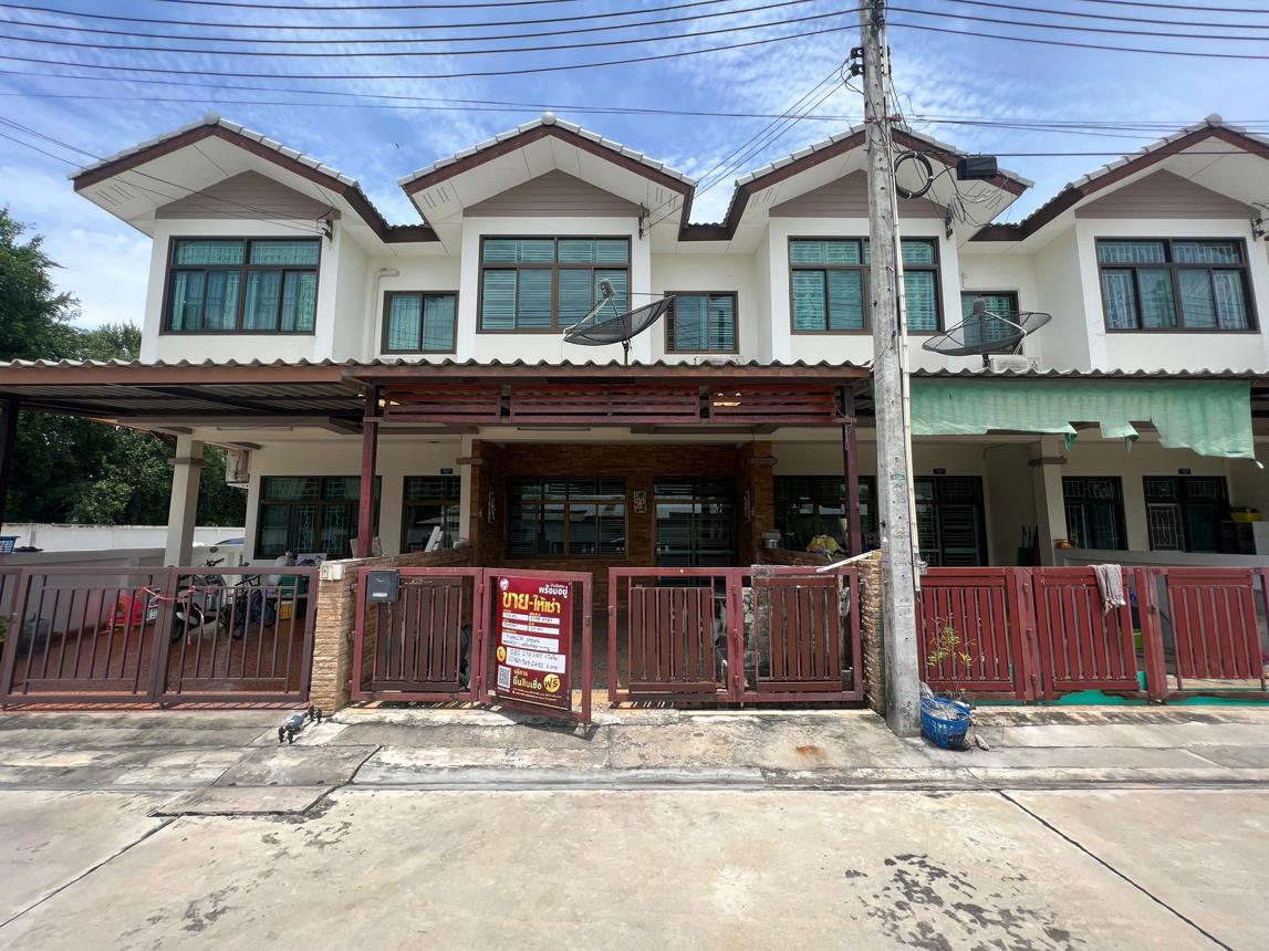 ทาวน์เฮ้าส์ ชลพฤกษา เมืองชลบุรี ชลบุรี
(Translation: Townhouse ชลพฤกษา in Chonburi City, Chonburi Province)