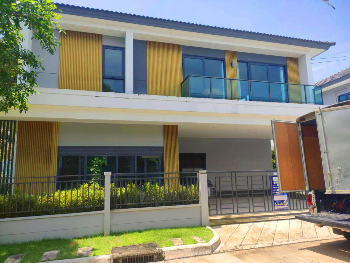 ทาวน์เฮ้าส์ บ้านเซนโทร ราชพฤกษ์-จตุโชติ คลองสามวา กรุงเทพมหานคร