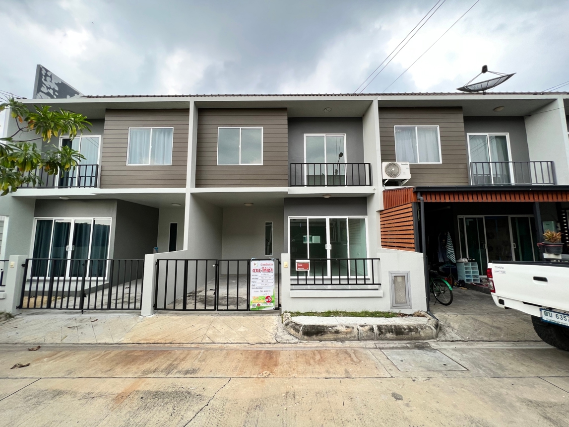 ทาวน์เฮ้าส์ หมู่บ้านเดอะ คัลเลอร์ส สายลม-ราชพฤกษ์ บางบัวทอง นนทบุรี
