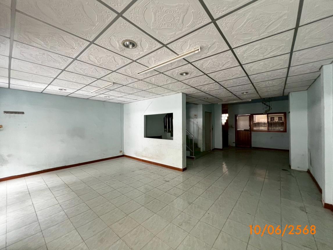 วิเศษสุขนคร 18