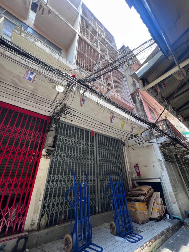 บ้านพักอาศัย 2 ชั้น ถนนสัมพันธวงศ์ กรุงเทพมหานคร
