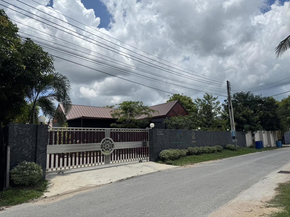 อาคารสำนักงาน บางพลามidon ชลบุรี